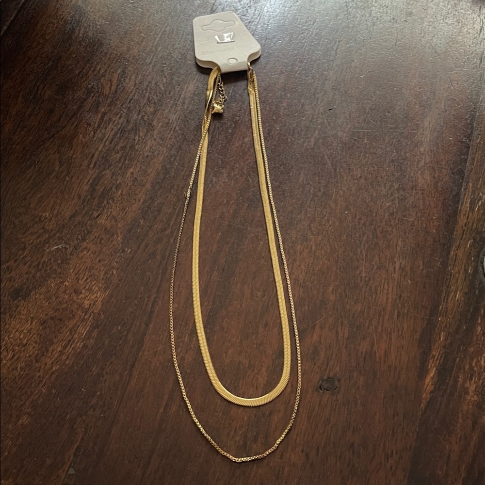 Chic Gold Layered Necklace NWT